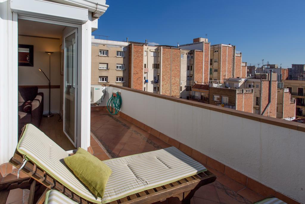 Gaudi Views Apartment Barcelona Exterior photo